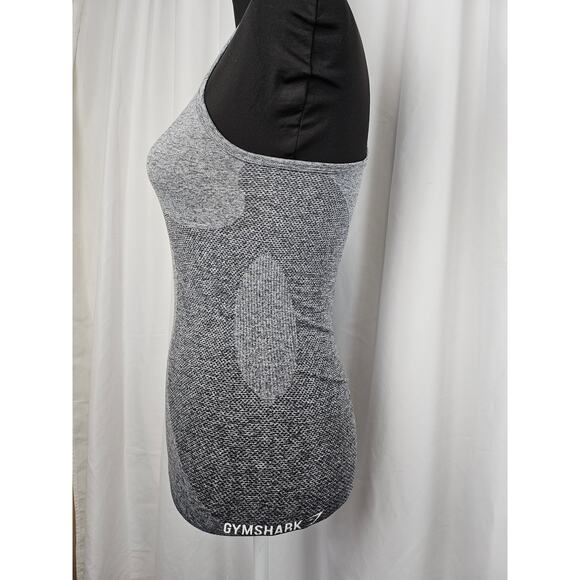 GYMSHARK SEAMLESS VEST - SIZE S/M - ULTIMATE WORKOUT COMFORT! - Picture 3 of 10